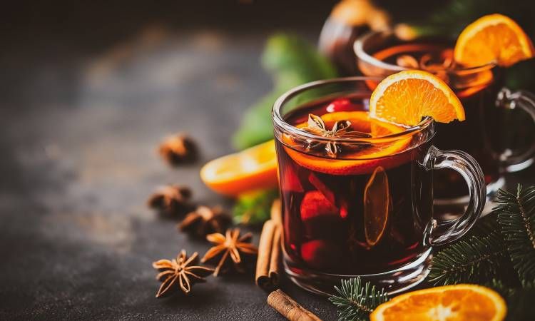 Grzane piwo lub wino na przeziębienie. Czy to dobry pomysł?